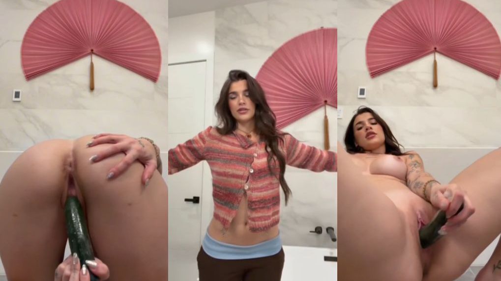 Arikytsya Deep Cucumber Penetration In Her Horny Pussy